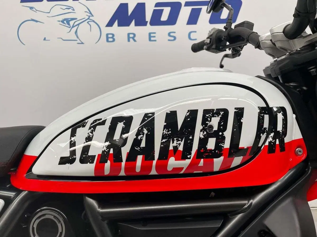 Ducati Scrambler 800 Urban Motard (2022) (2)