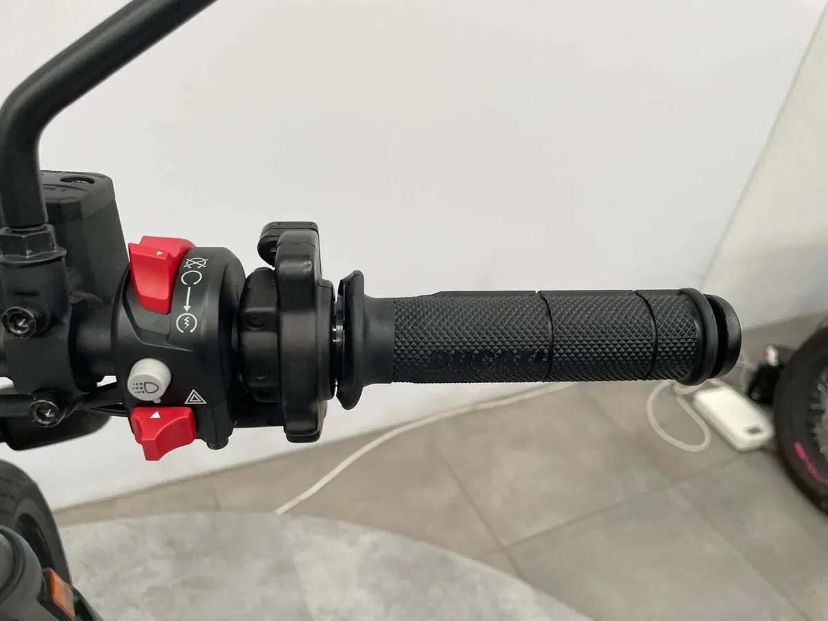 Ducati Scrambler 800 Urban Motard (2022) (7)