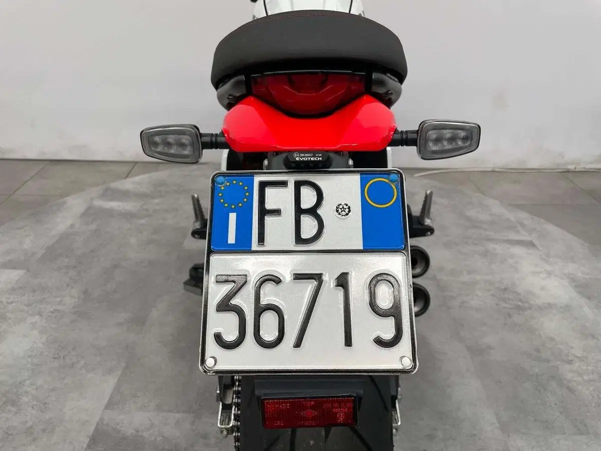 Ducati Scrambler 800 Urban Motard (2022) (8)
