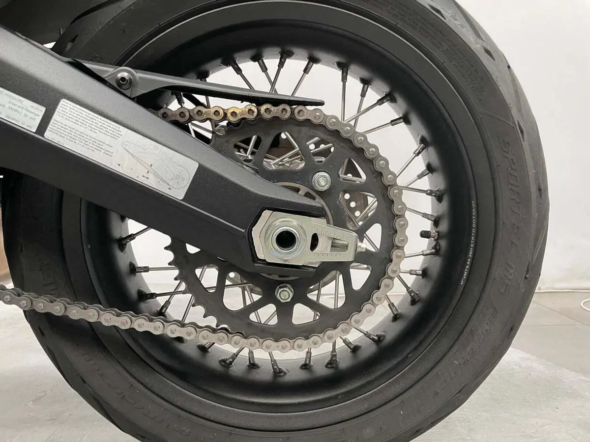 Ducati Scrambler 800 Urban Motard (2022) (12)