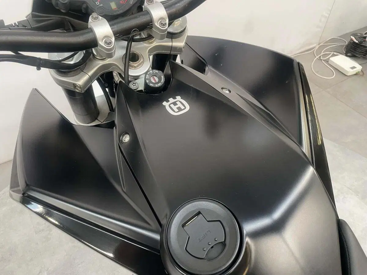 Husqvarna Nuda 900 ABS (2011 - 13) (7)
