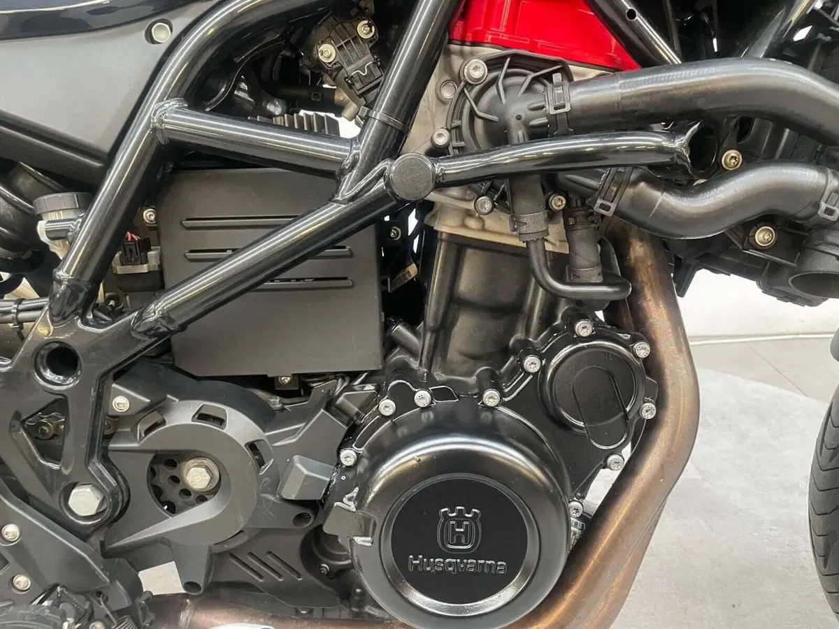 Husqvarna Nuda 900 ABS (2011 - 13) (11)
