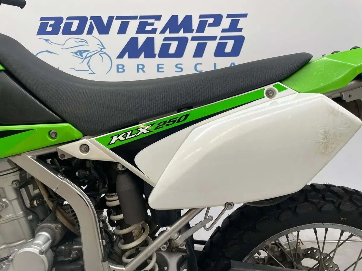 Kawasaki KLX 250 (2009 - 16) (3)