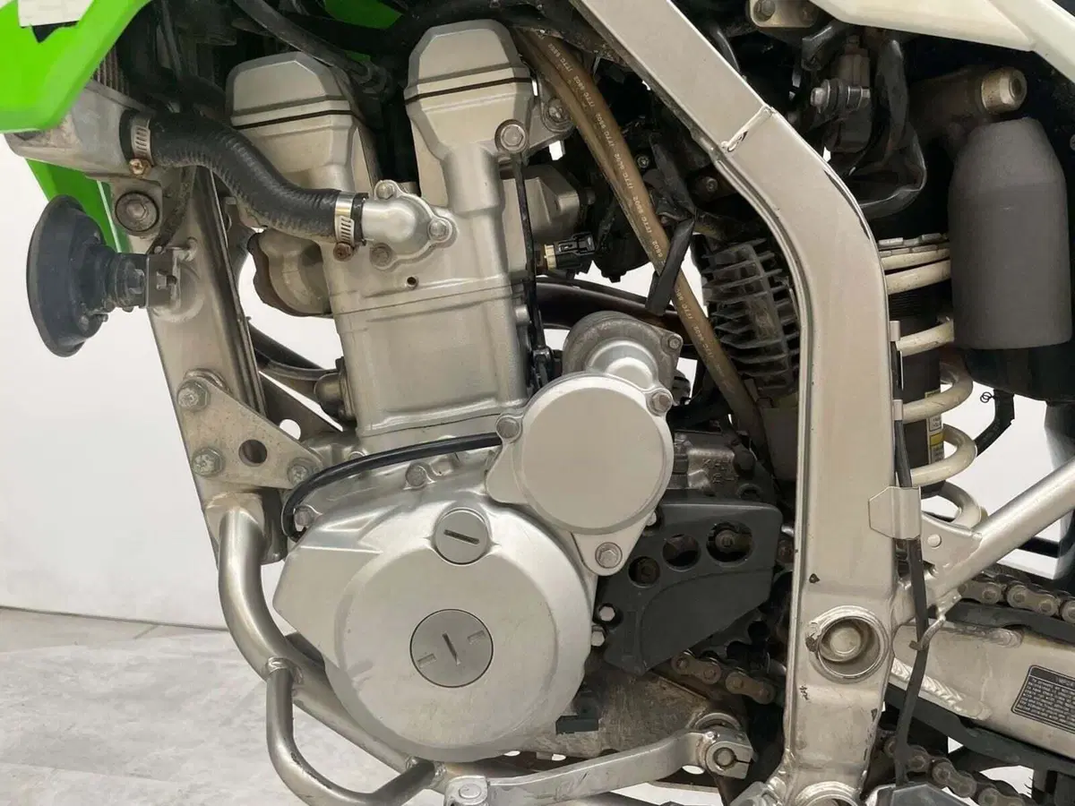 Kawasaki KLX 250 (2009 - 16) (5)