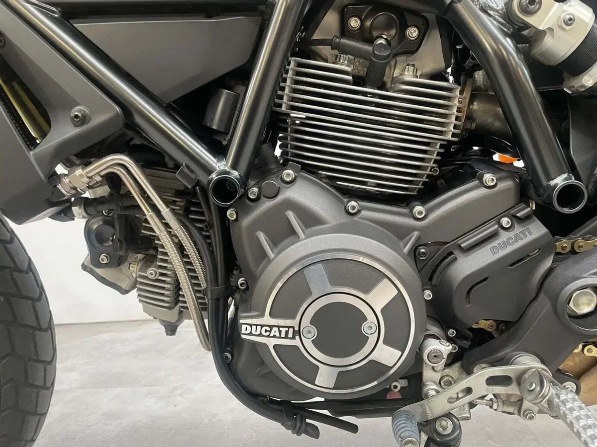 Ducati Scrambler 800 Classic (2017 - 18) (9)