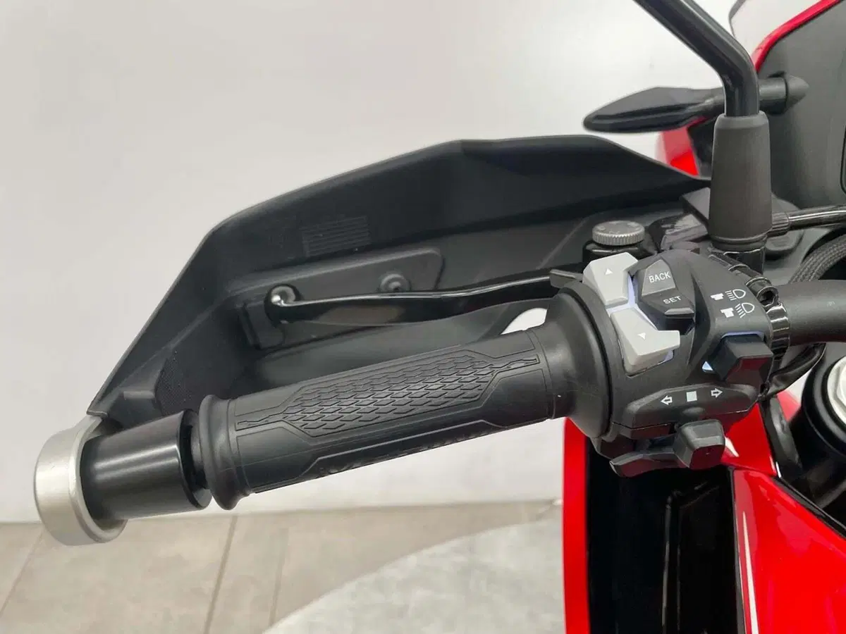 Moto Morini X-Cape 650 Gold Wheels Edition (2022 - 26) (5)