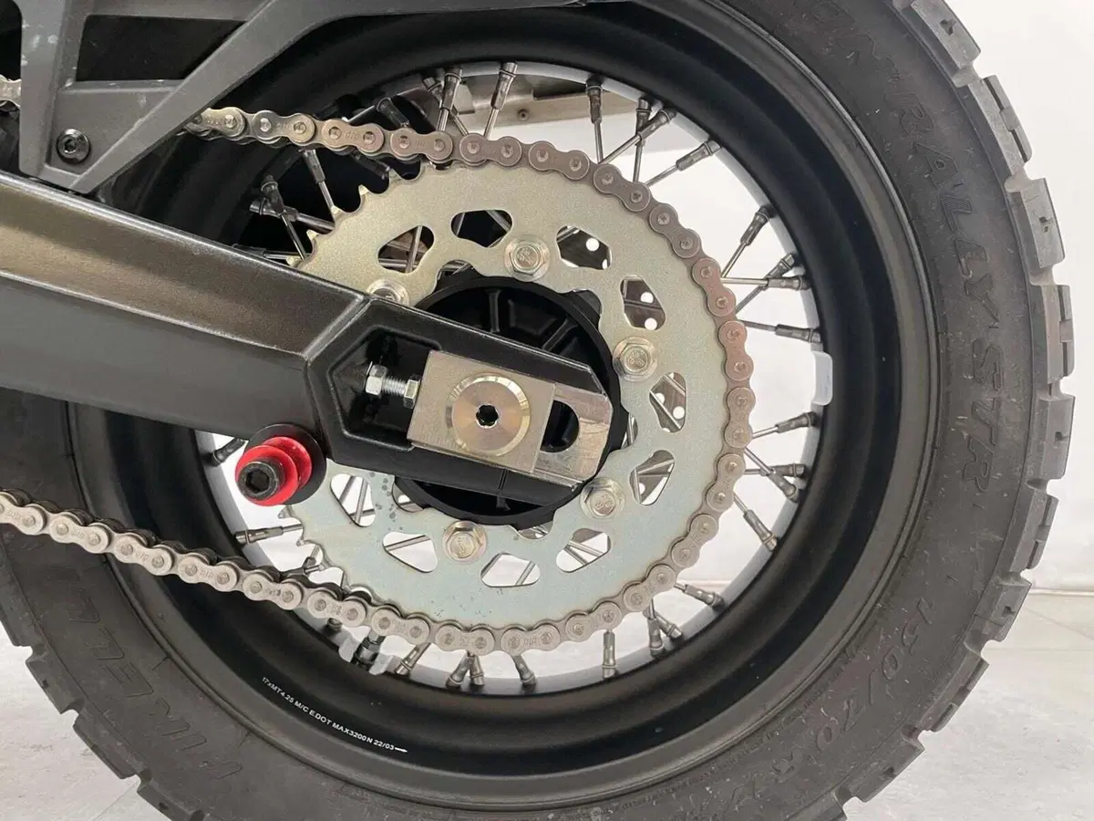 Moto Morini X-Cape 650 Gold Wheels Edition (2022 - 26) (14)