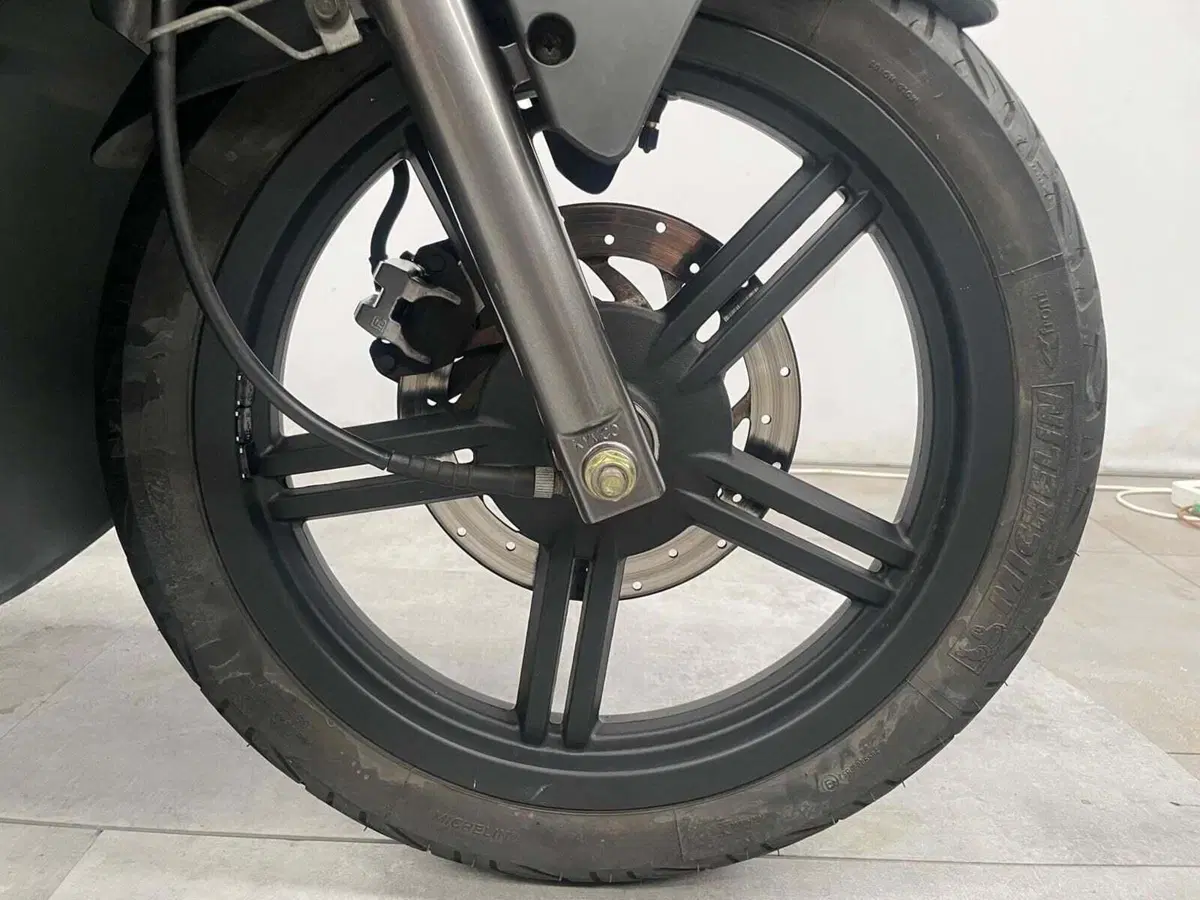 Kymco Agility 150 R16 (14)
