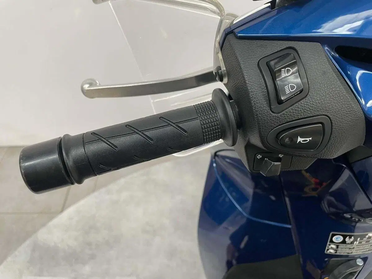 Honda SH 300 i ABS (2016 - 20) (13)