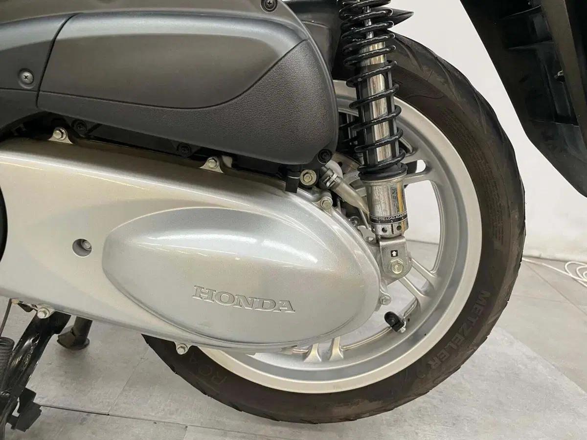 Honda SH 300 i ABS (2016 - 20) (17)