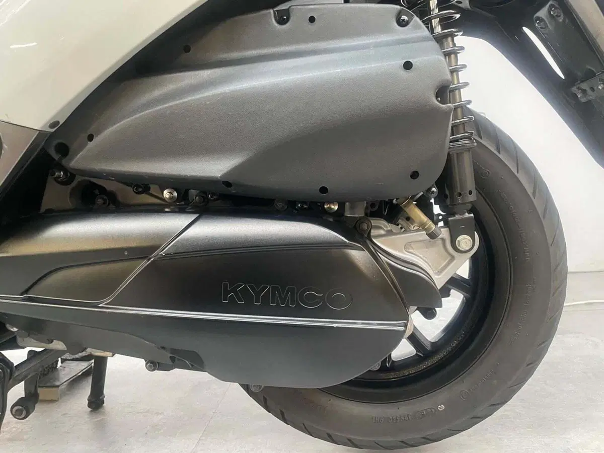 Kymco X-Town 300i City (2021 - 25) (3)