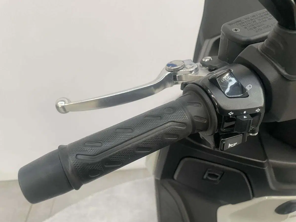 Kymco X-Town 300i City (2021 - 25) (12)