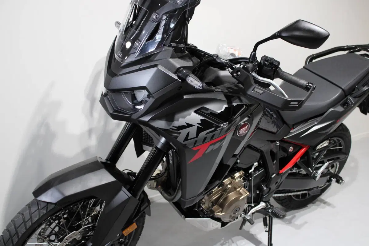 Honda Africa Twin CRF 1100L ES (2024 - 26) (5)