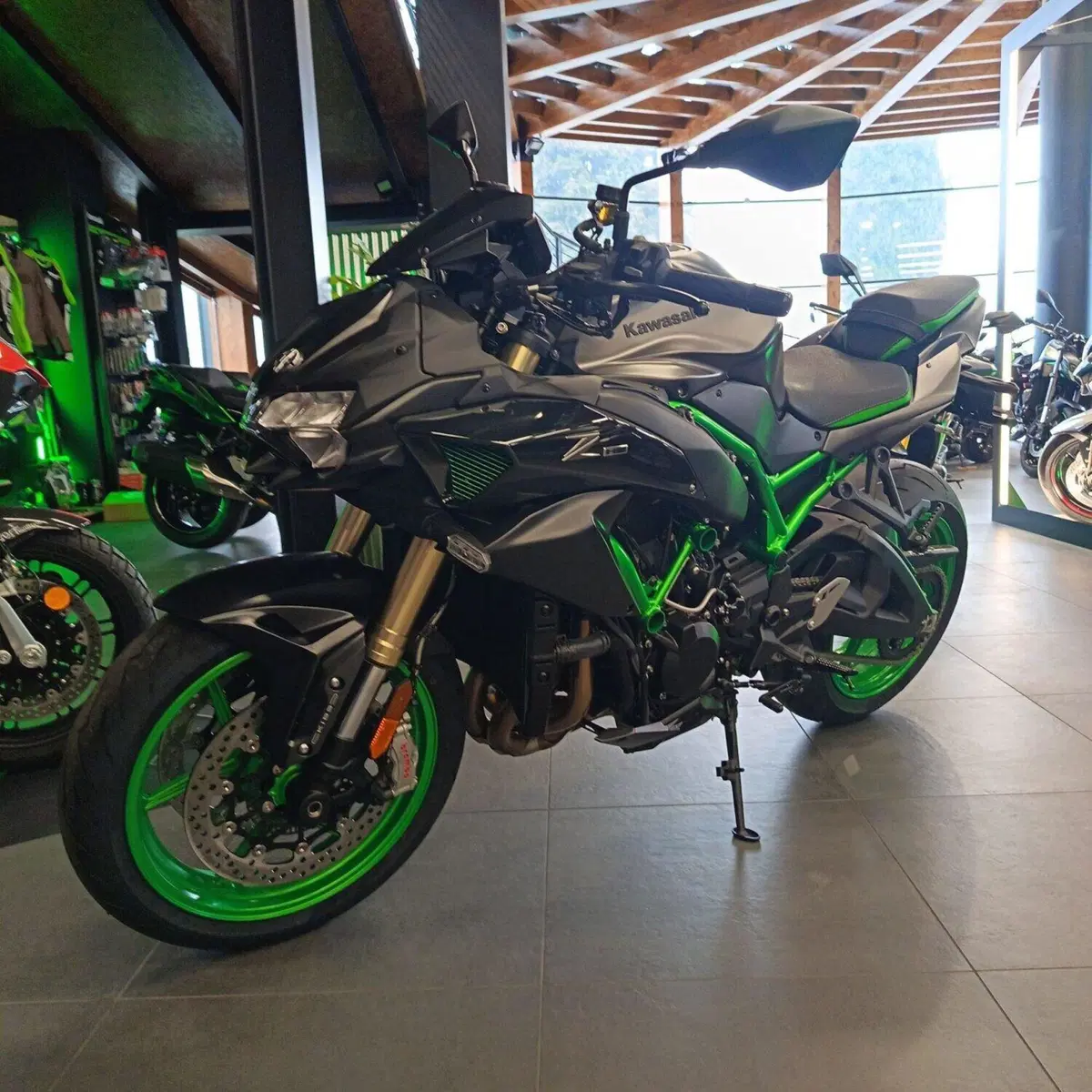 Kawasaki Z H2 SE (2025 - 26) (2)