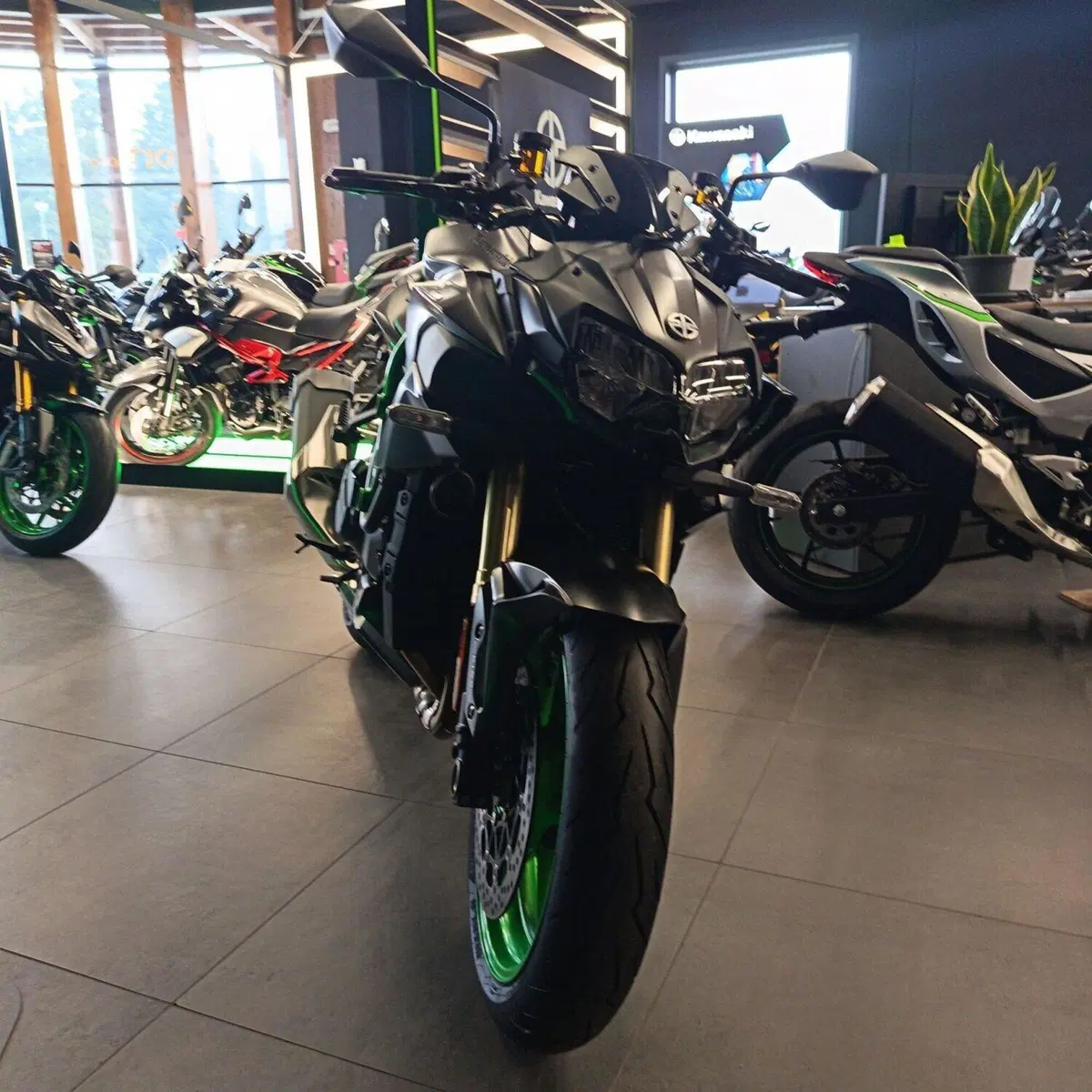 Kawasaki Z H2 SE (2025 - 26) (4)