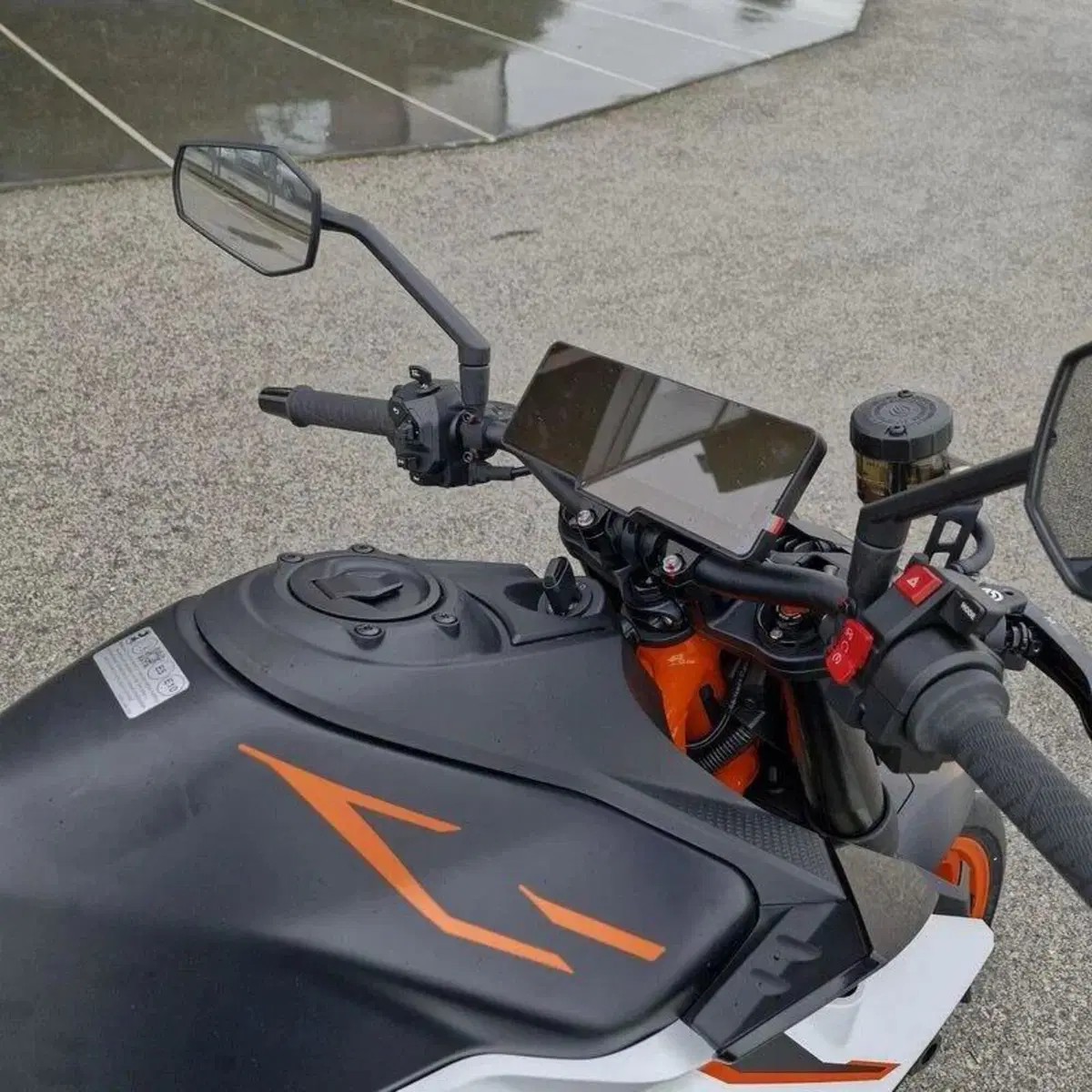 KTM 990 Duke R (2026) (9)