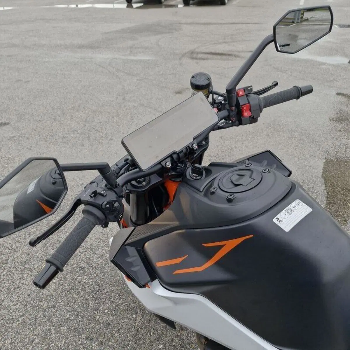 KTM 990 Duke R (2026) (10)