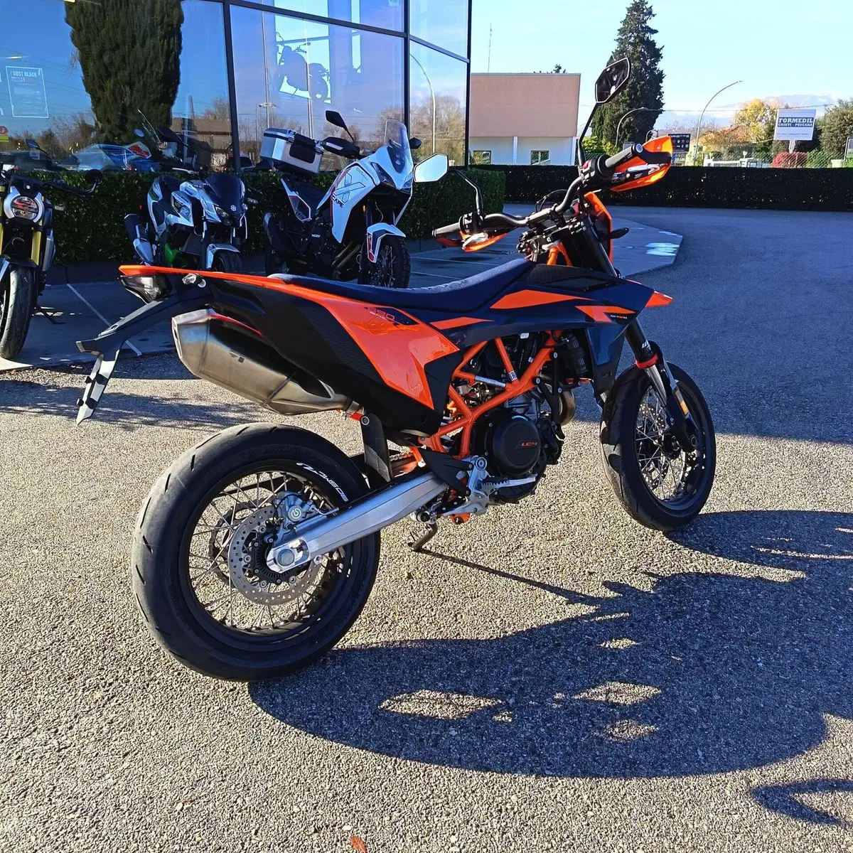 KTM 690 SMC R (2026) (4)