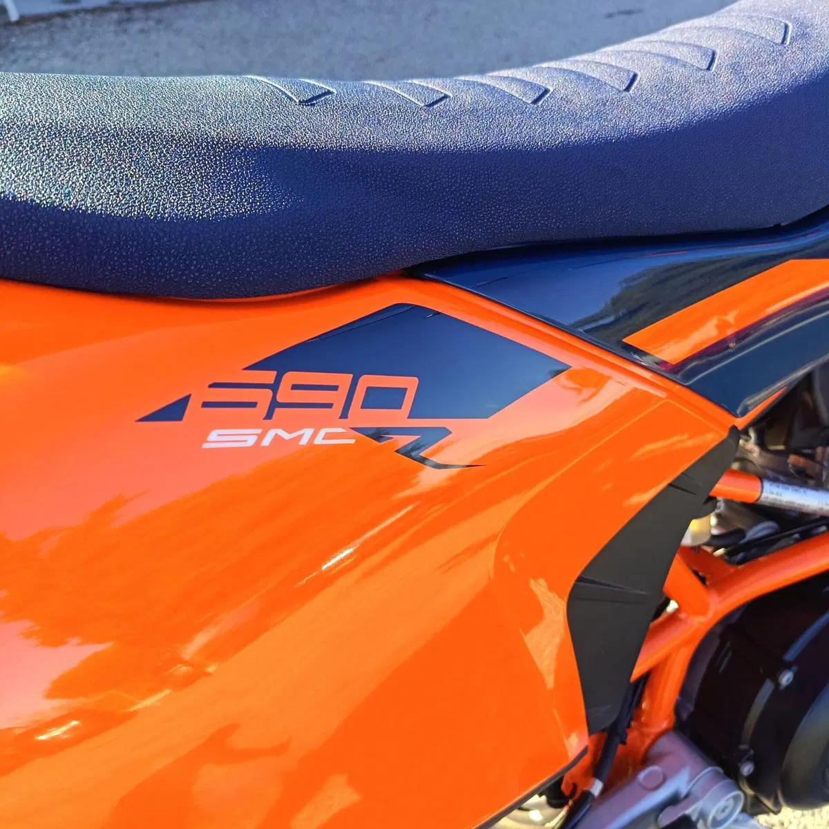 KTM 690 SMC R (2026) (5)