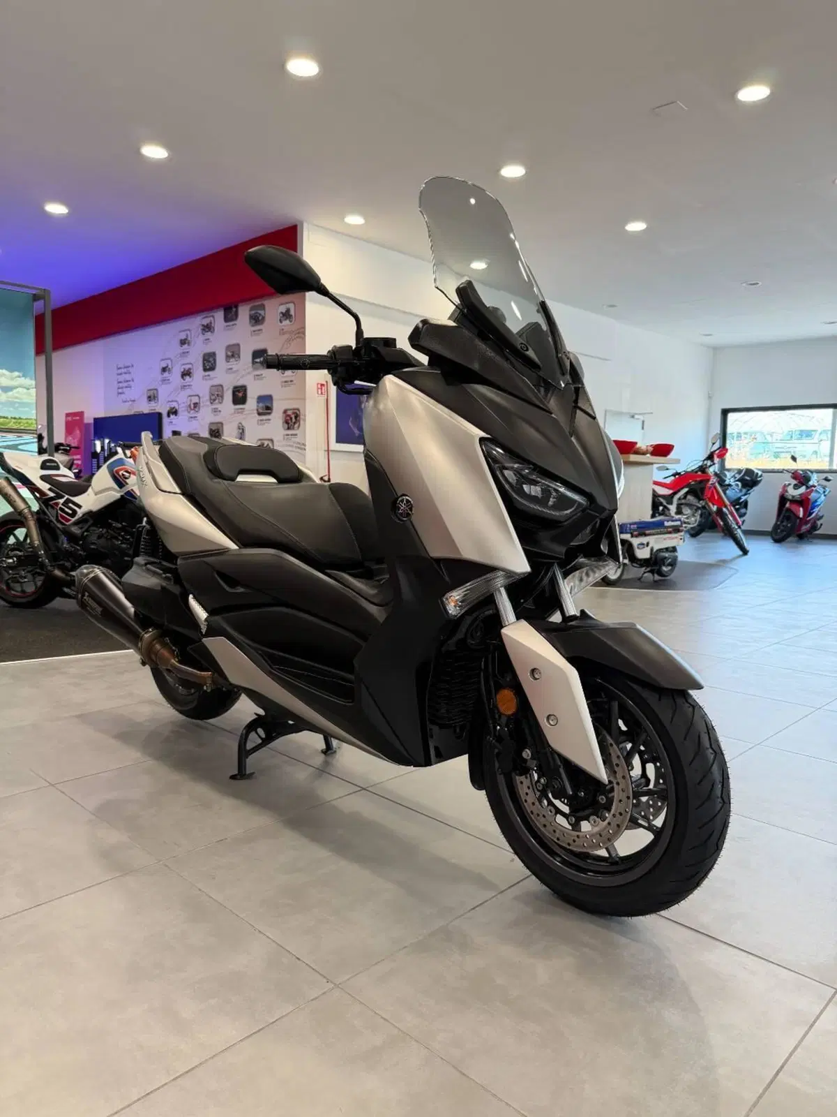 Yamaha X-Max 400 ABS (2017 - 20) (6)