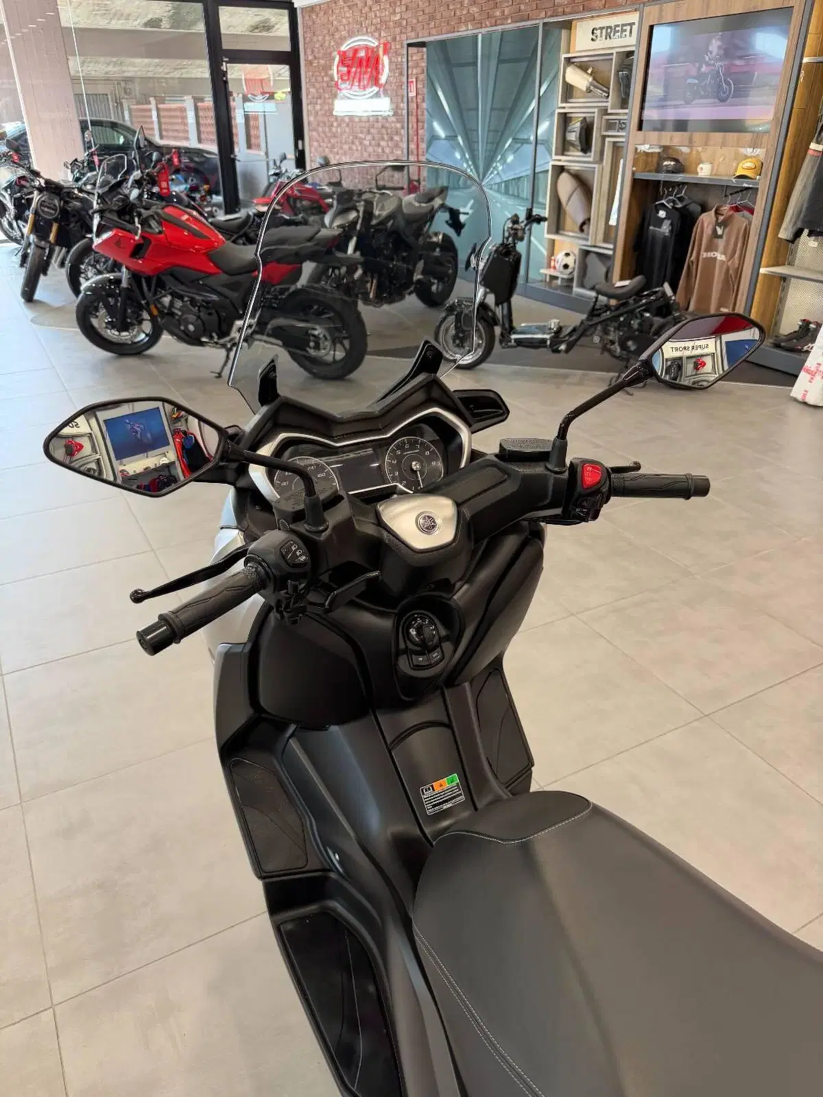Yamaha X-Max 400 ABS (2017 - 20) (9)