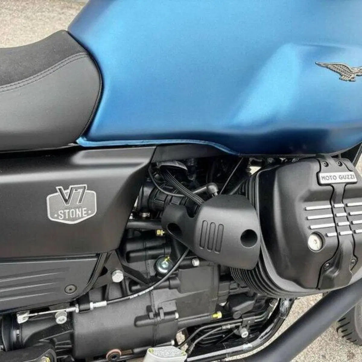 Moto Guzzi V7 Stone (2025 - 26) (8)