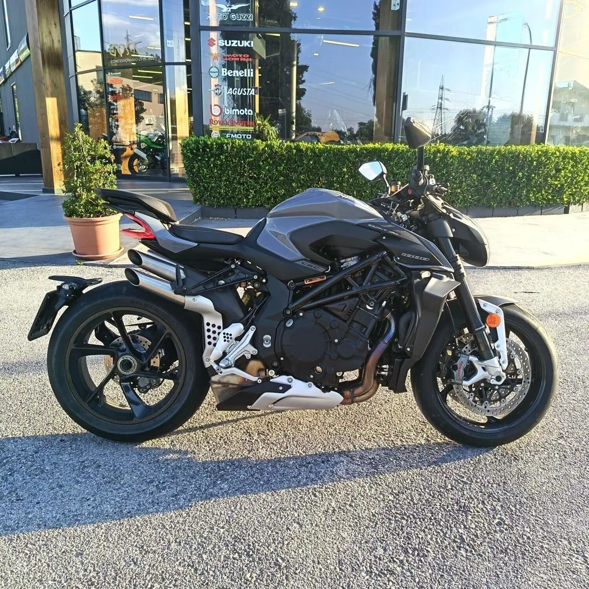 MV Agusta Brutale 1000 RS (2022 - 26) (2)
