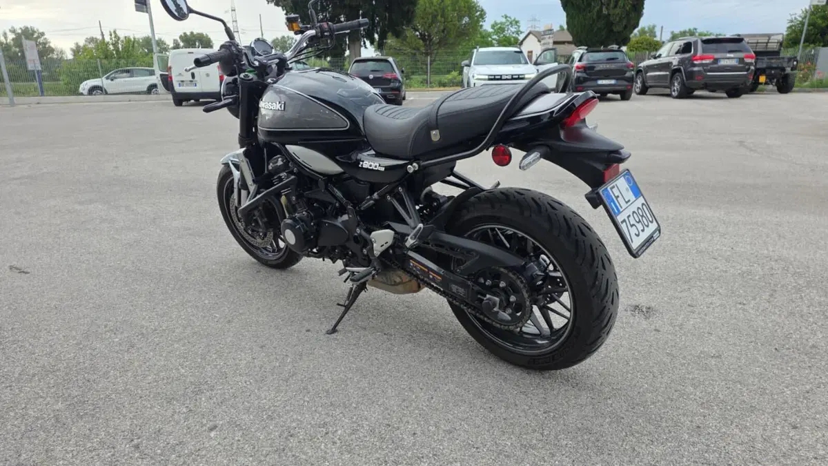 Kawasaki Z 900 RS (2022 - 25) (4)