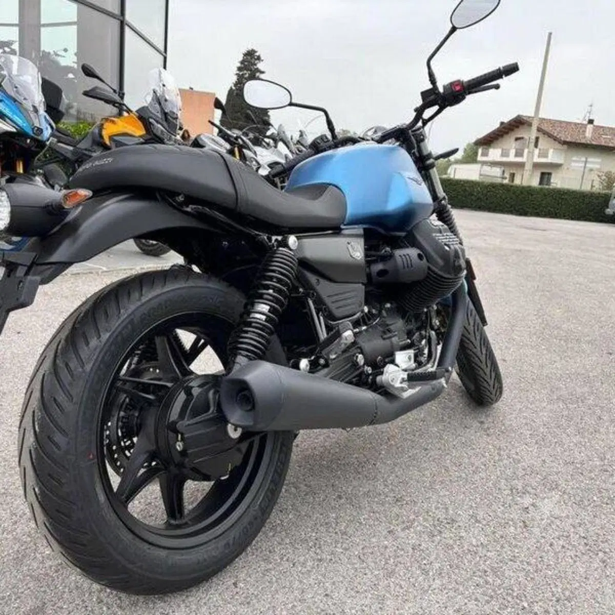 Moto Guzzi V7 Stone (2025 - 26) (6)