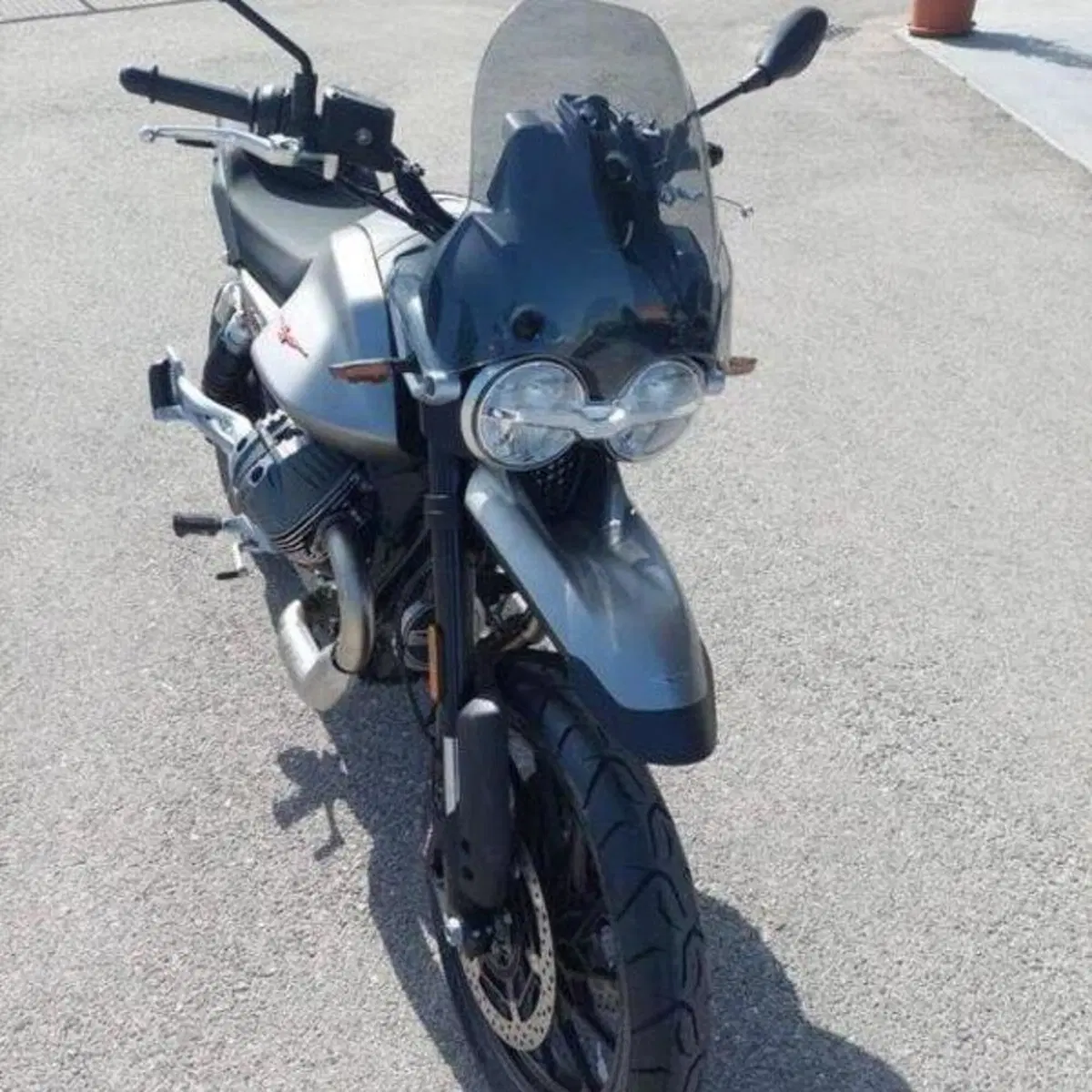 Moto Guzzi V85 Strada (2024 - 26) (5)