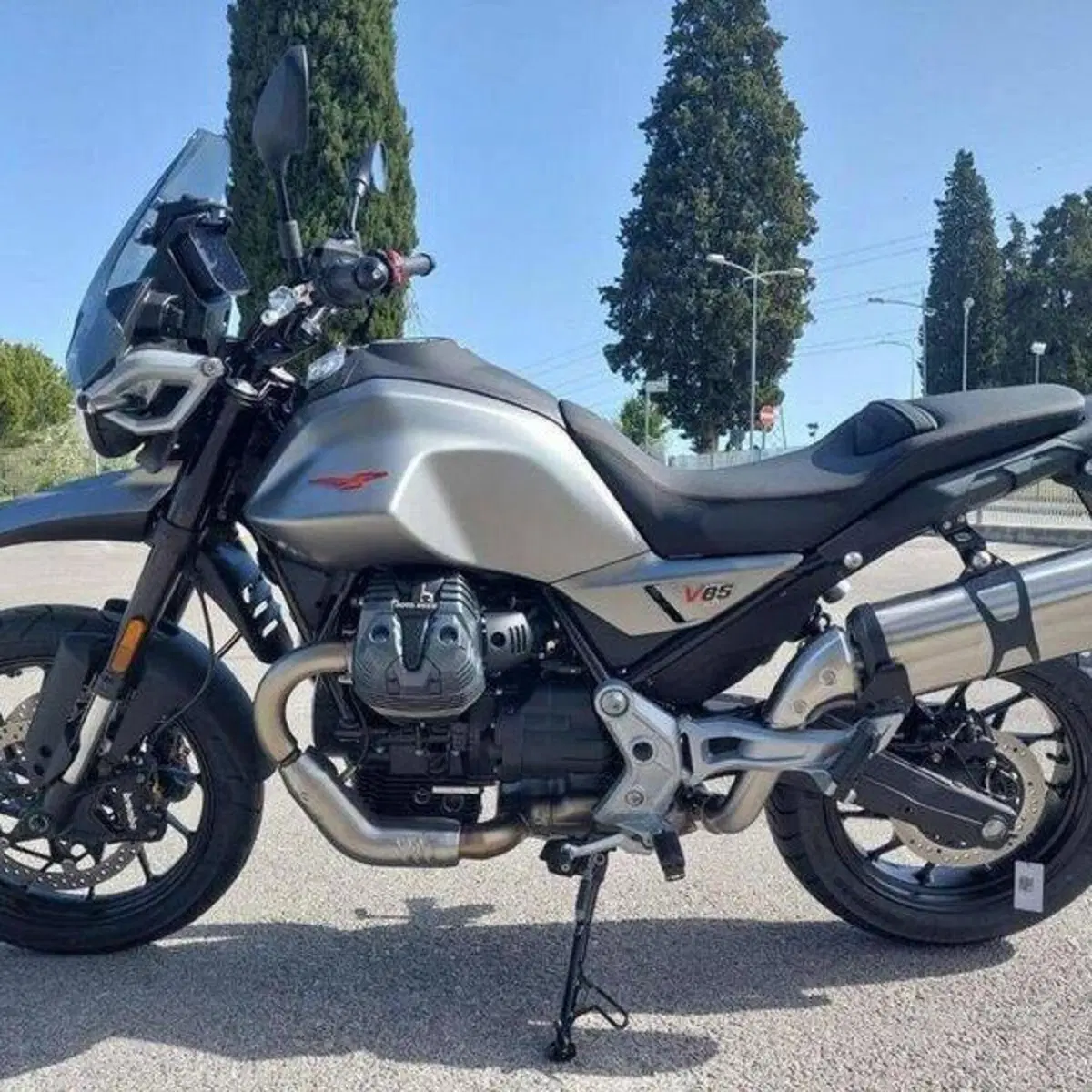 Moto Guzzi V85 Strada (2024 - 26) (6)