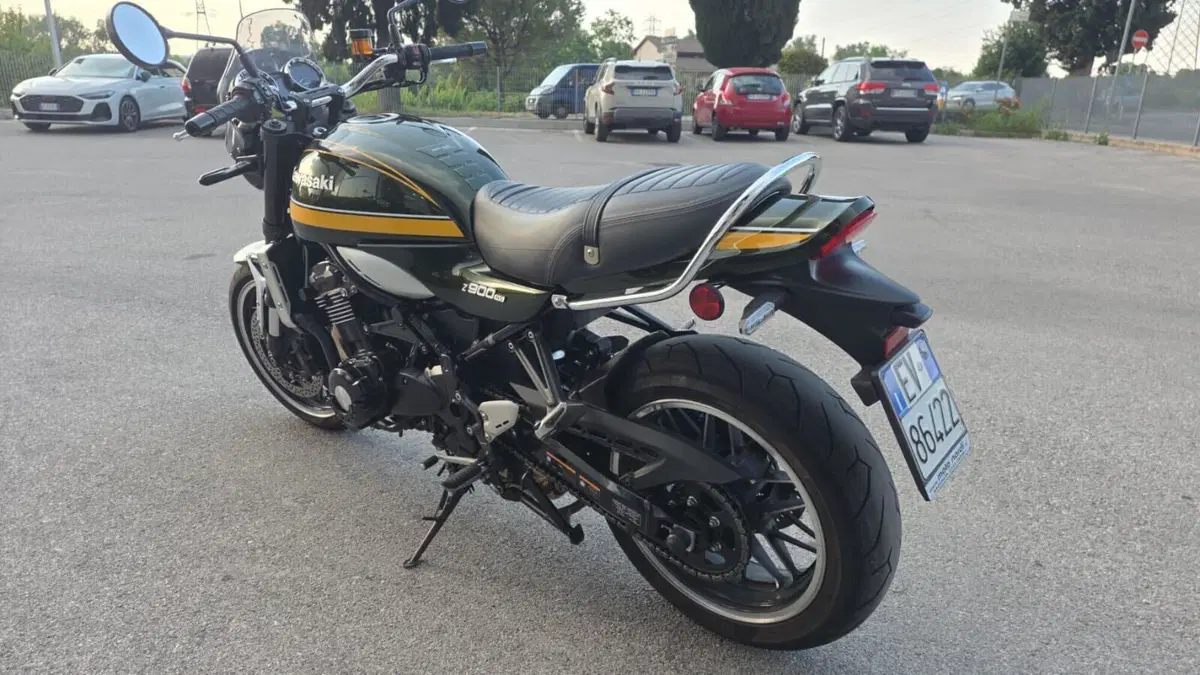 Kawasaki Z 900 RS (2021) (2)