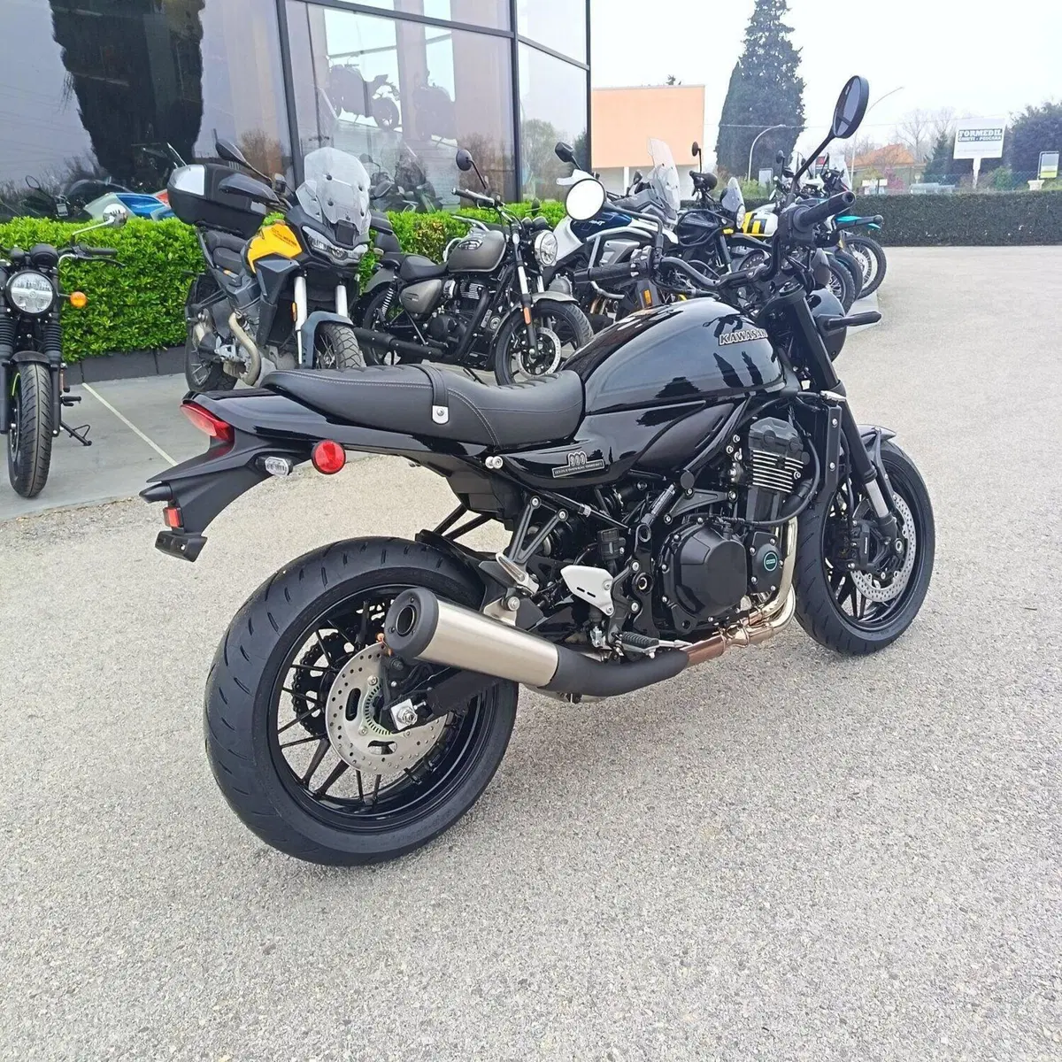 Kawasaki Z 900 RS Black Ball Edition (2026) (4)