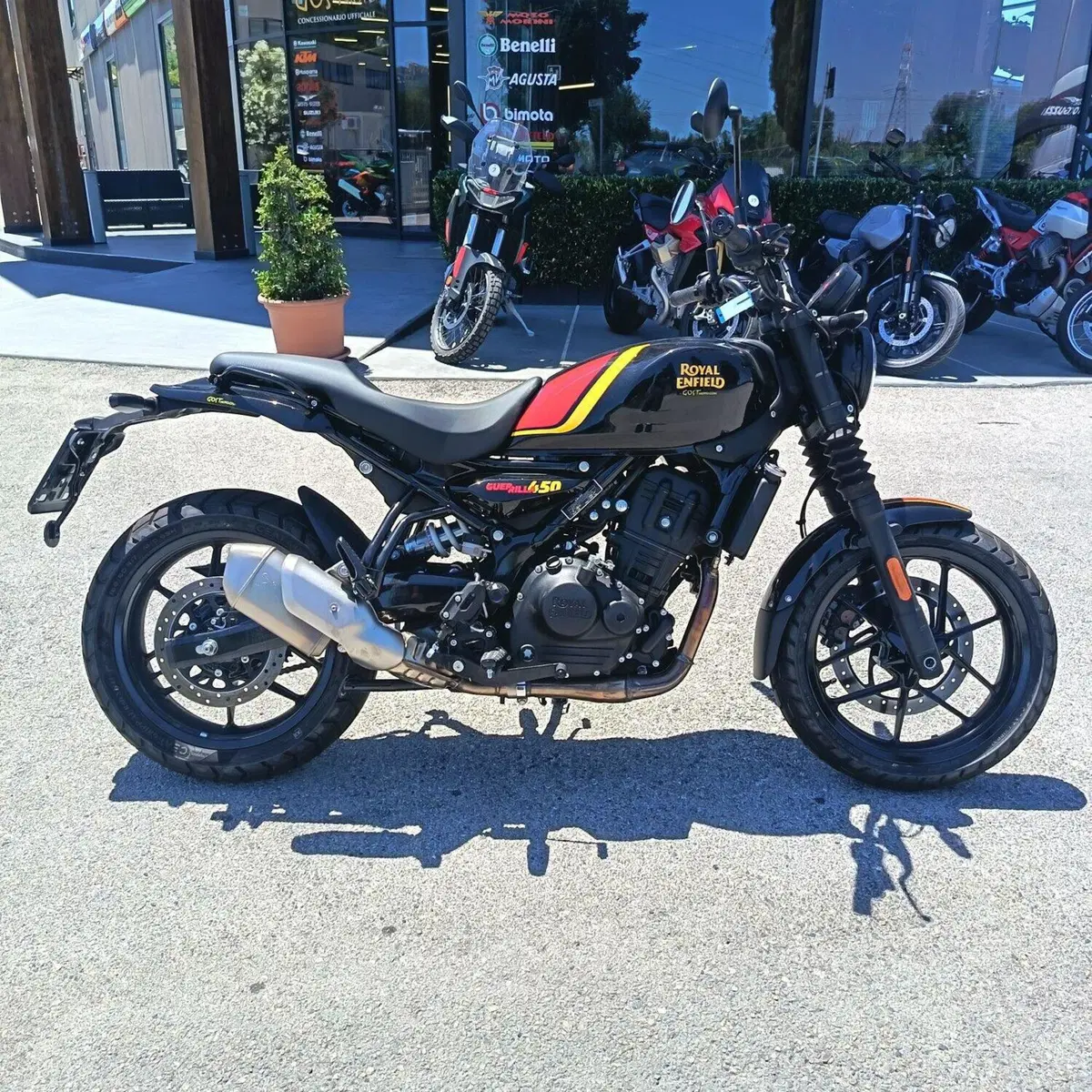 Royal Enfield Guerrilla 450 (2024 - 26) (3)
