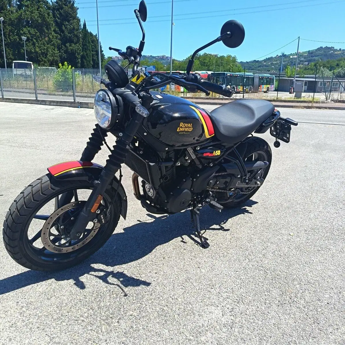Royal Enfield Guerrilla 450 (2024 - 26) (8)