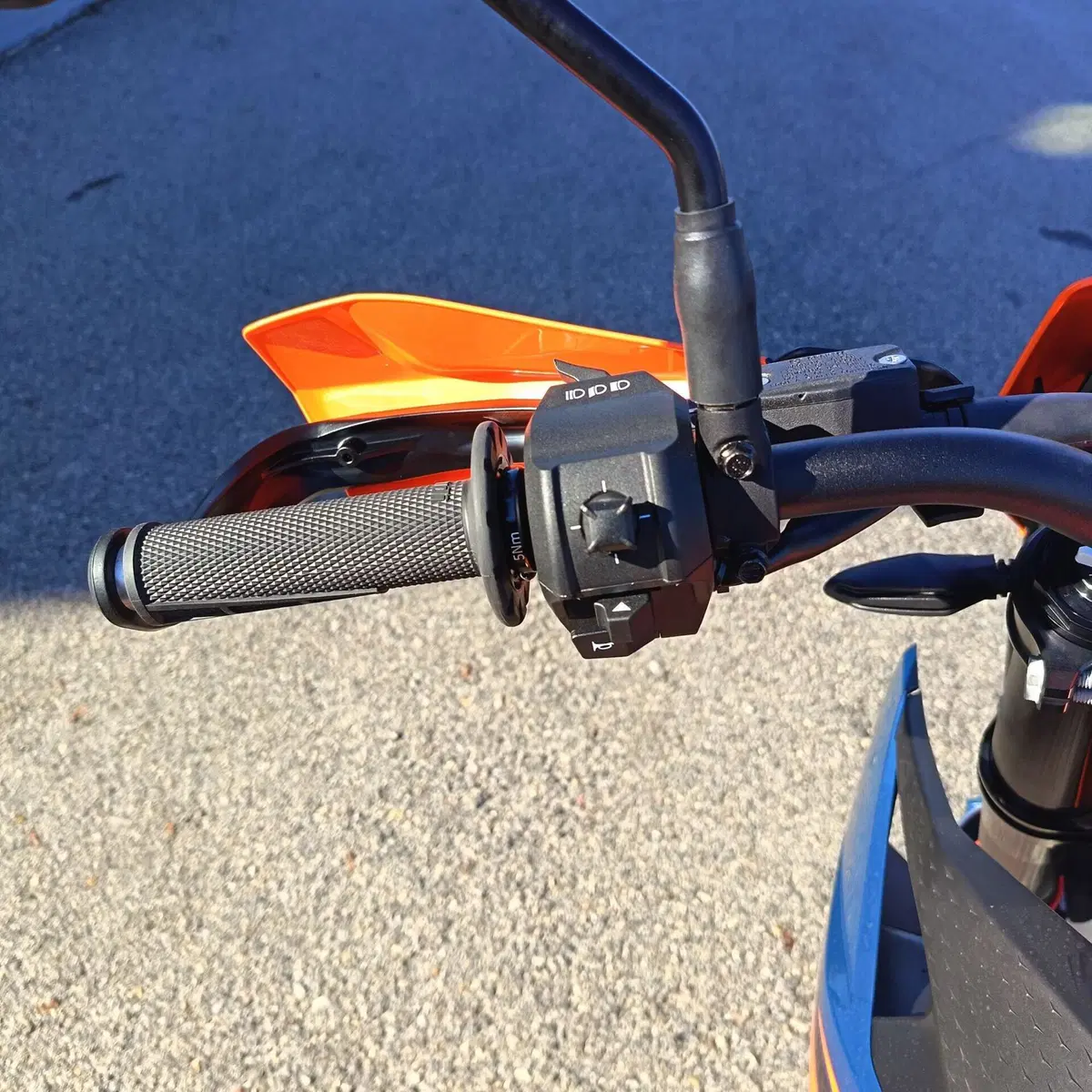 KTM 690 SMC R (2026) (8)