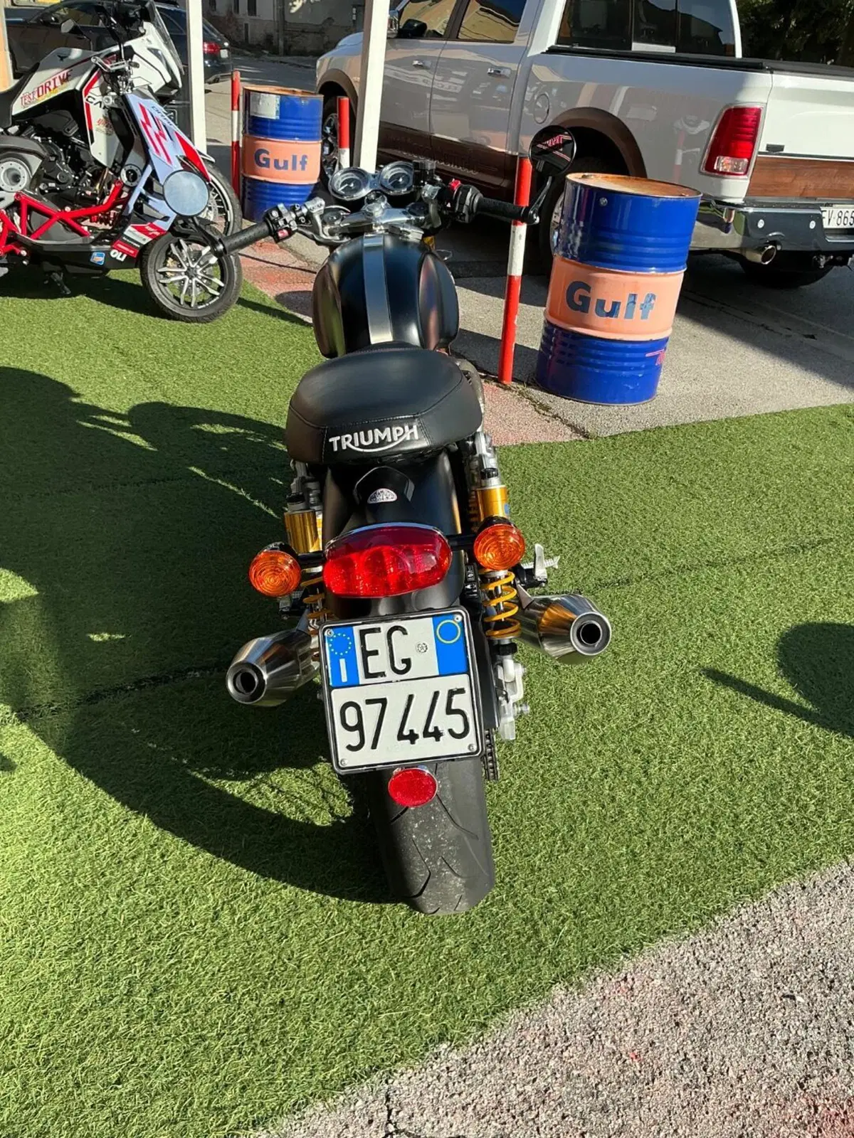 Triumph Thruxton 1200 R (2016) (6)