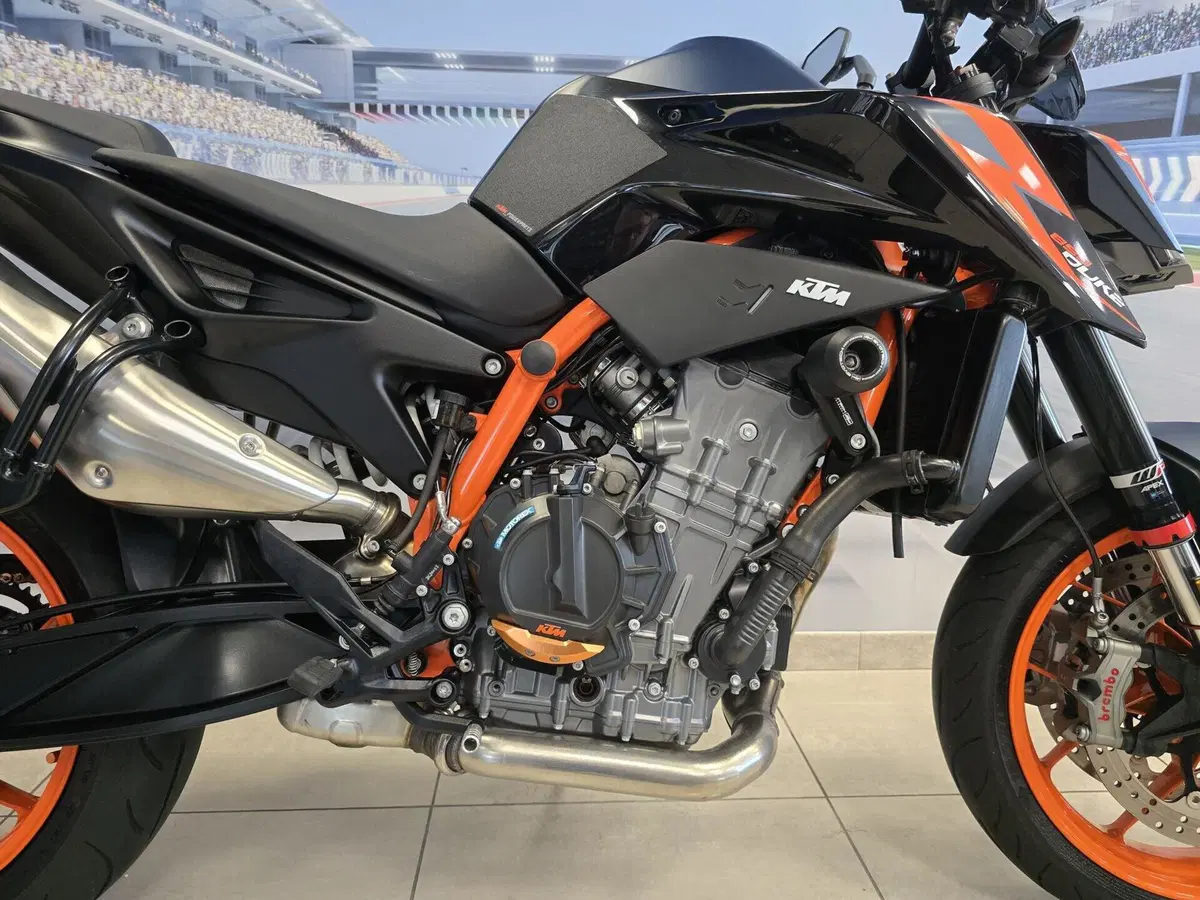 KTM 890 Duke R (2022 - 23) (15)