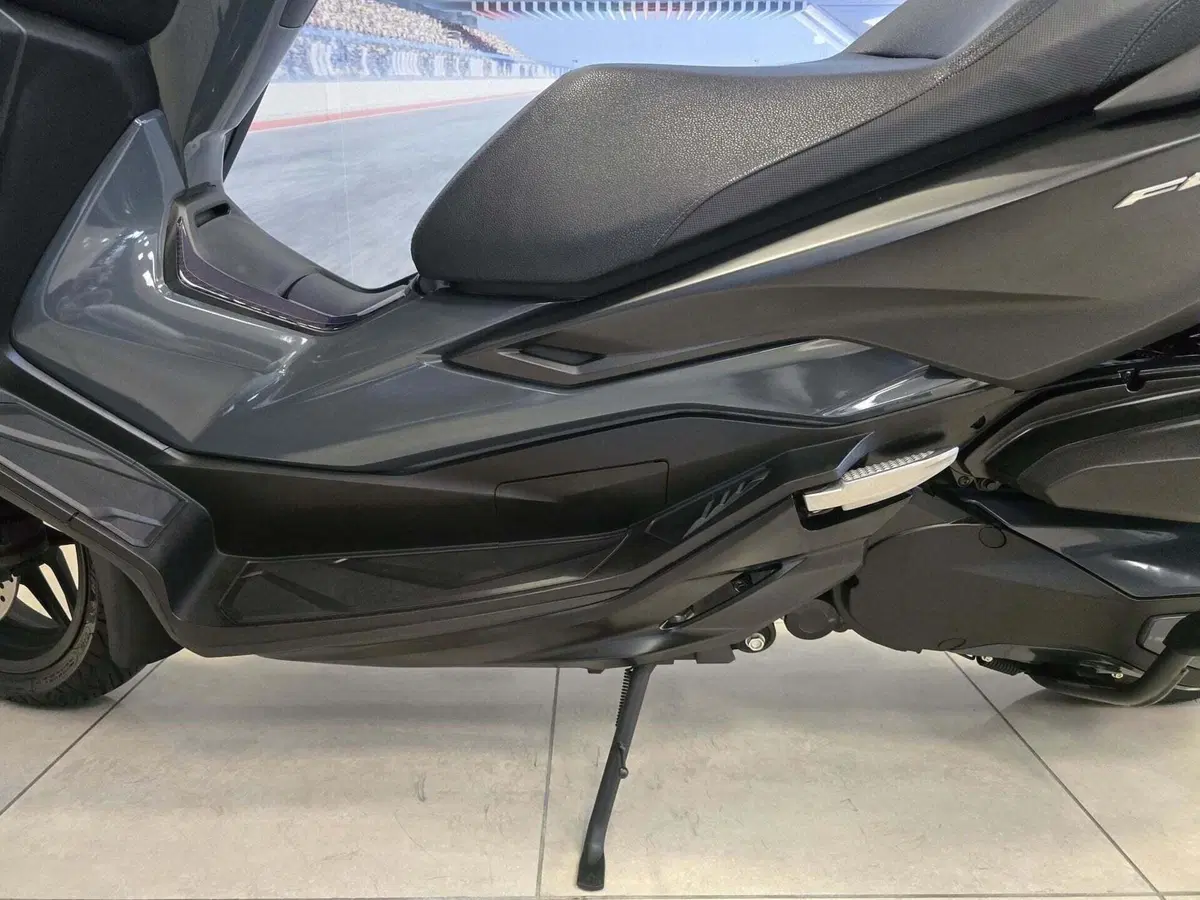 Honda Forza 350 Deluxe (2022 - 24) (8)