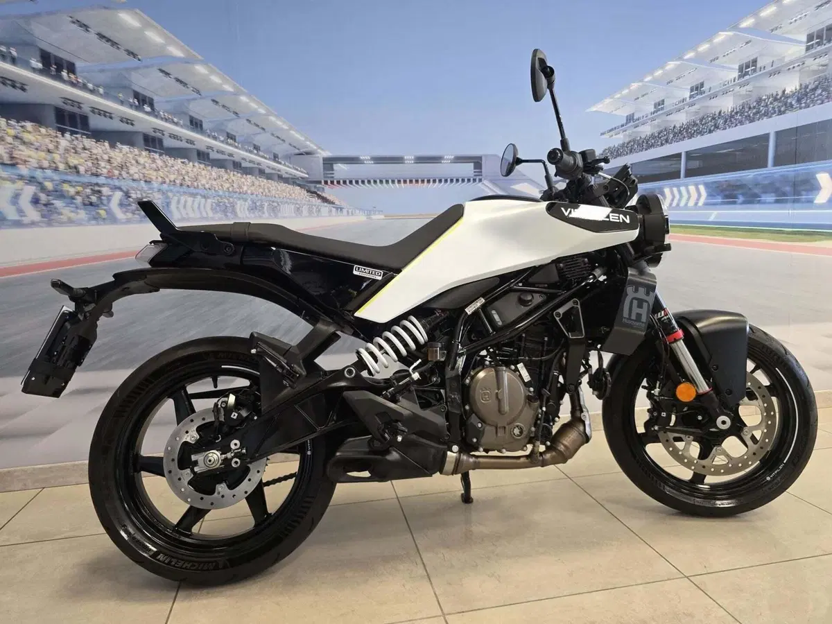 Husqvarna Vitpilen 125 (2024 - 26) (16)