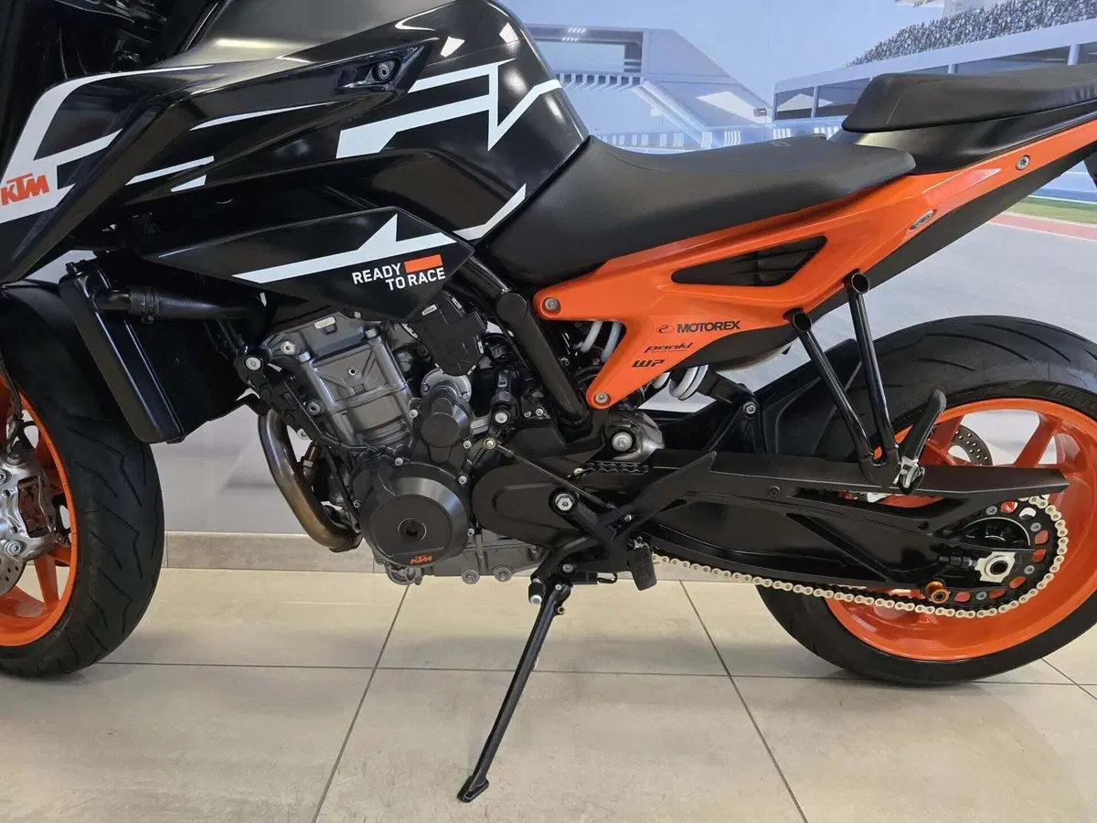 KTM 890 Duke GP (2022 - 23) (8)