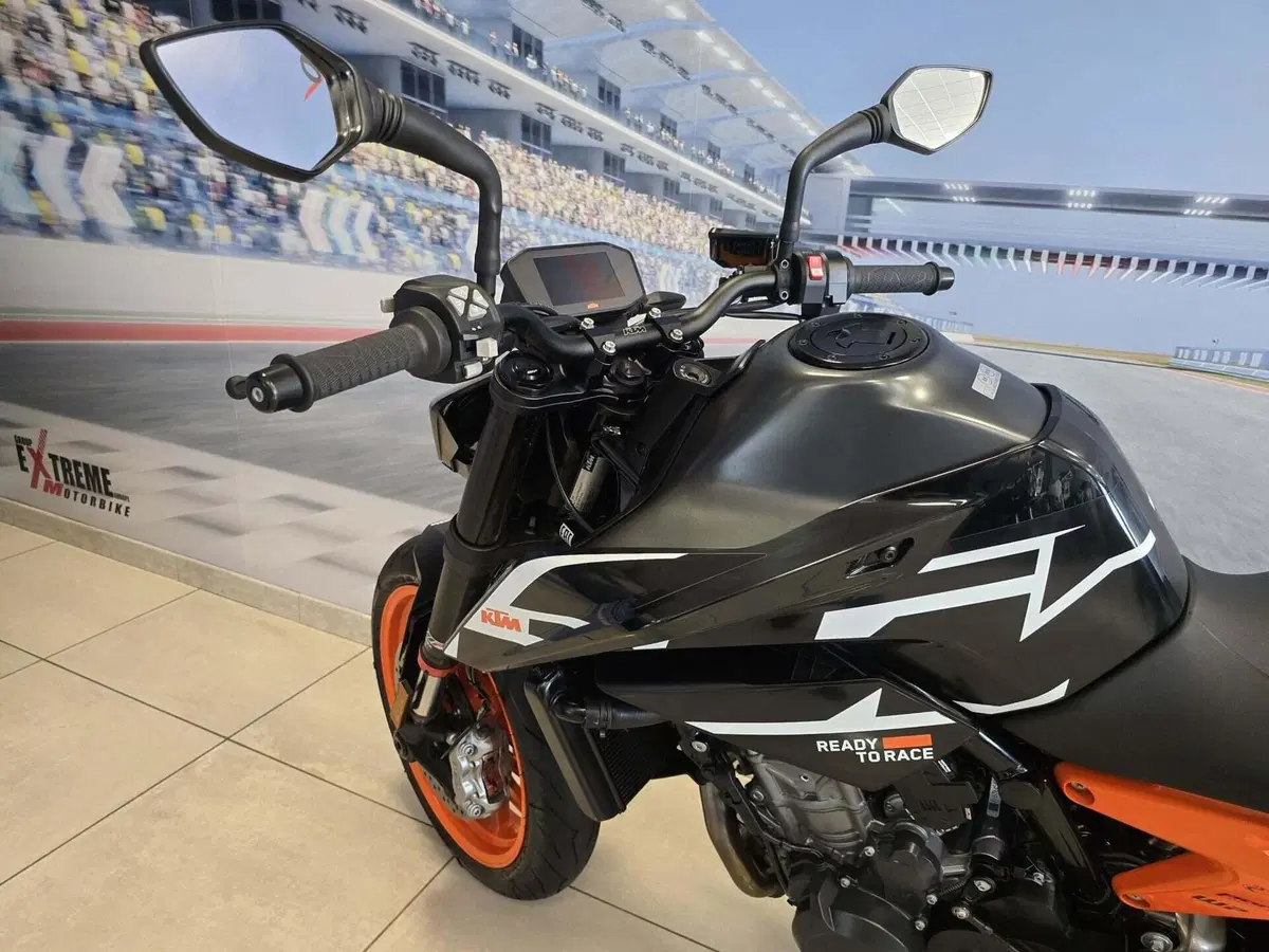 KTM 890 Duke GP (2022 - 23) (10)
