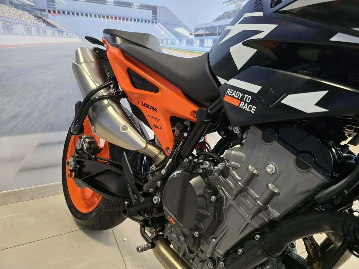 KTM 890 Duke GP (2022 - 23) (13)