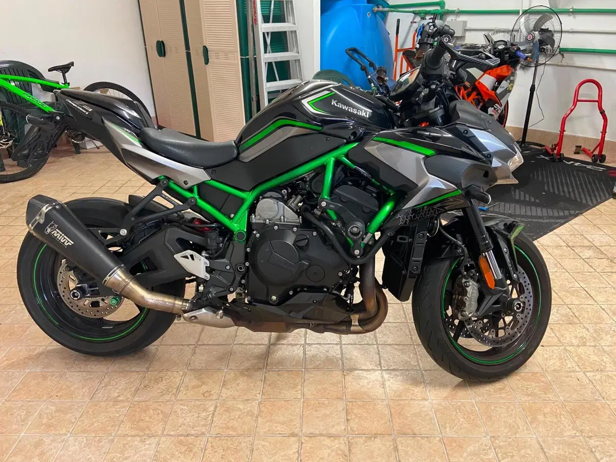 Kawasaki Z H2 (2020) (4)