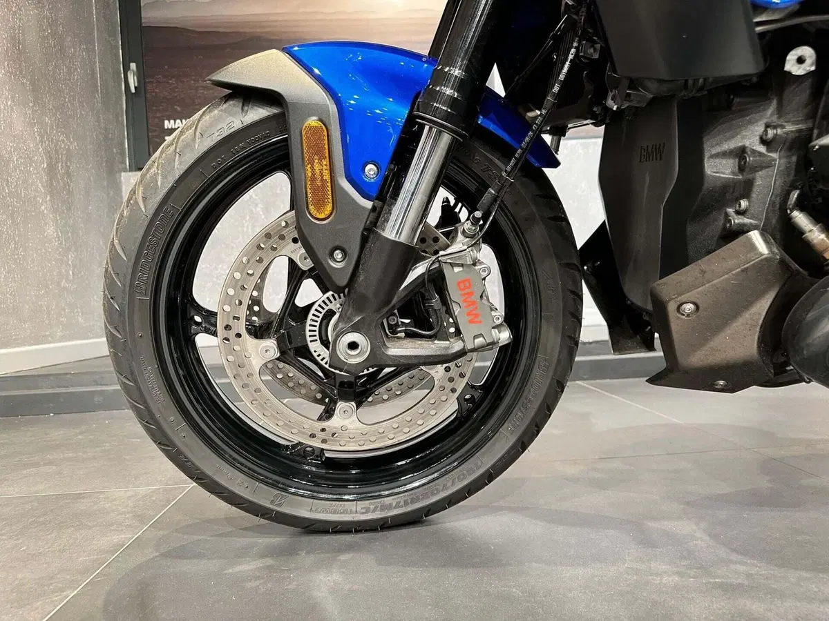 Bmw R 1300 R (2026 - 27) (12)