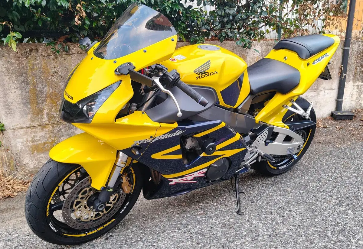 Honda CBR 900 RR Fireblade (2002 - 04) (9)