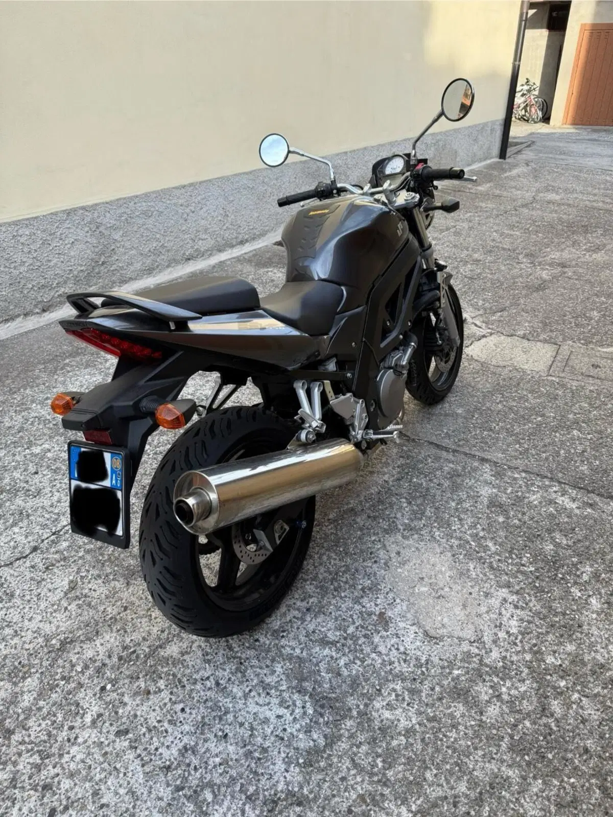 Suzuki SV 650 (2006 - 11) (2)