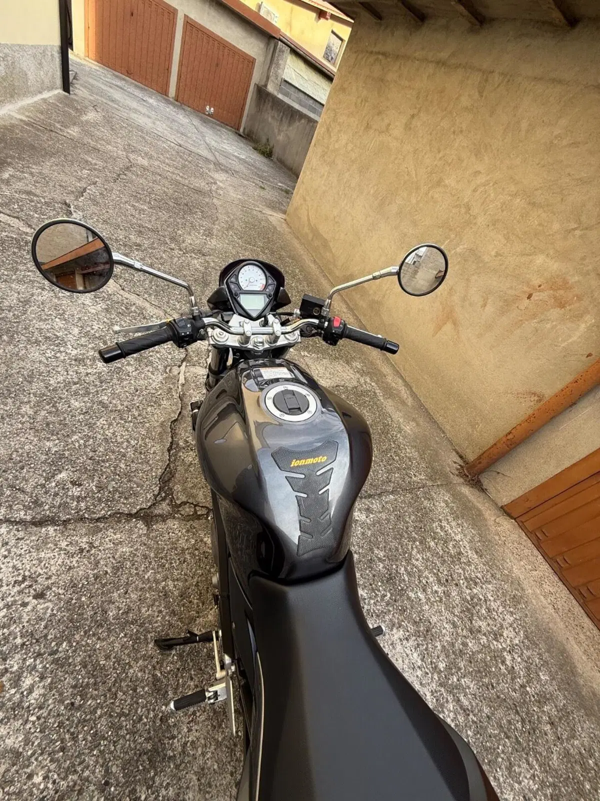 Suzuki SV 650 (2006 - 11) (4)