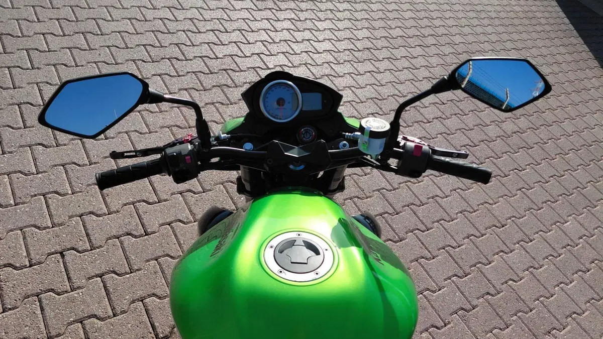 Kawasaki Z 750 (2007 - 14) (9)