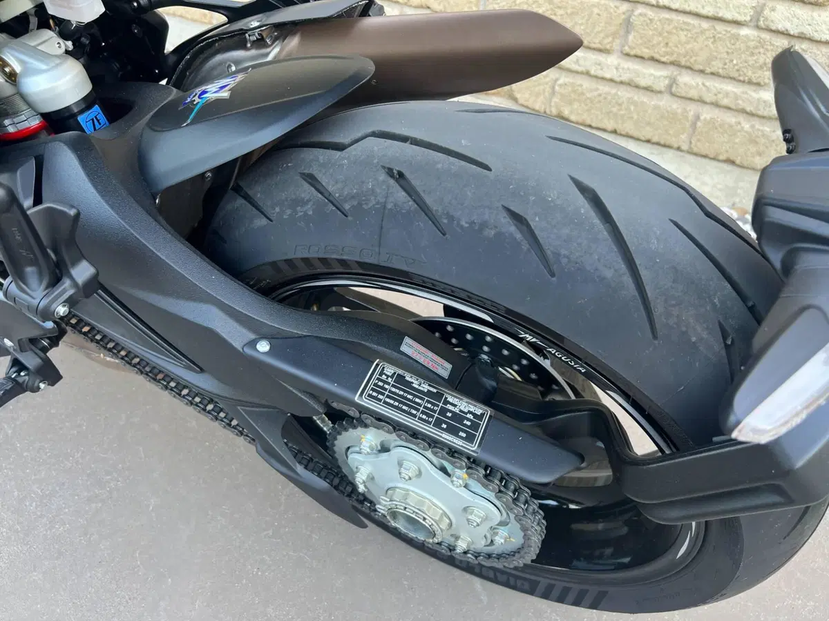 MV Agusta Brutale 800 RR (2021 - 25) (8)